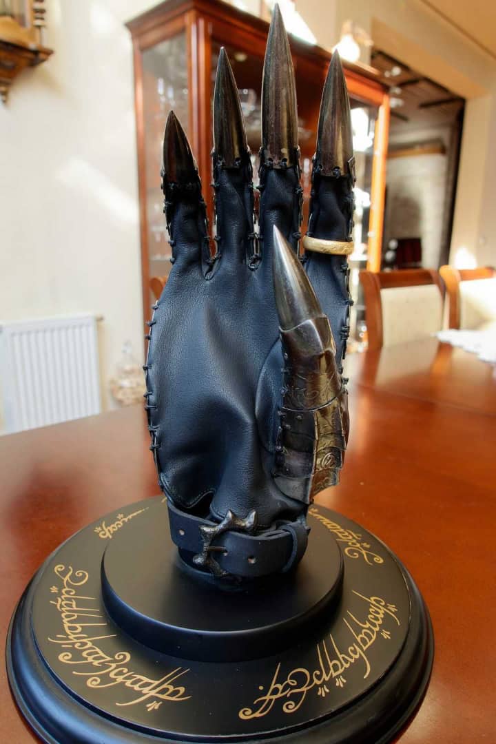 Rare Gauntlet of the Dark Lord Sauron with The One Ring #1683 of 3000 | Limited Edition Lord of the Rings Collectible